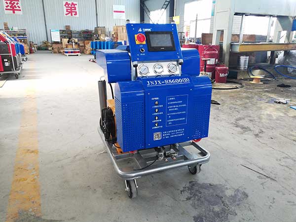 防腐耐磨聚脲噴涂機(jī)的優(yōu)點(diǎn)(圖1) JNJX-H5600(D)聚脲噴涂機(jī)